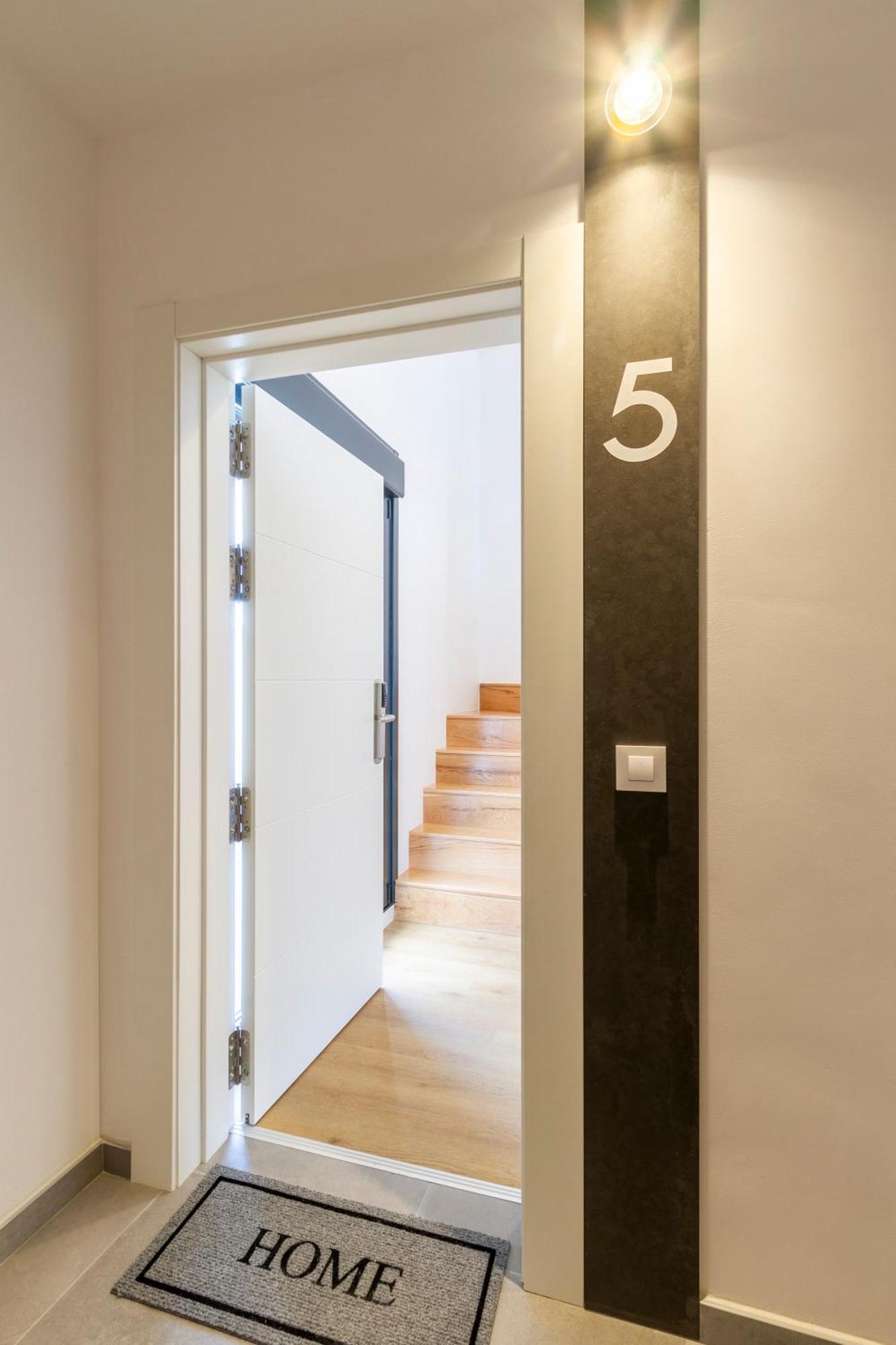 Urbanfive Apartamentos Ourense Centro Exteriör bild